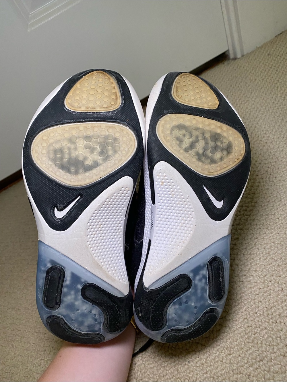 Nike Black and White Knit Sneakers - Picture 4 of 5